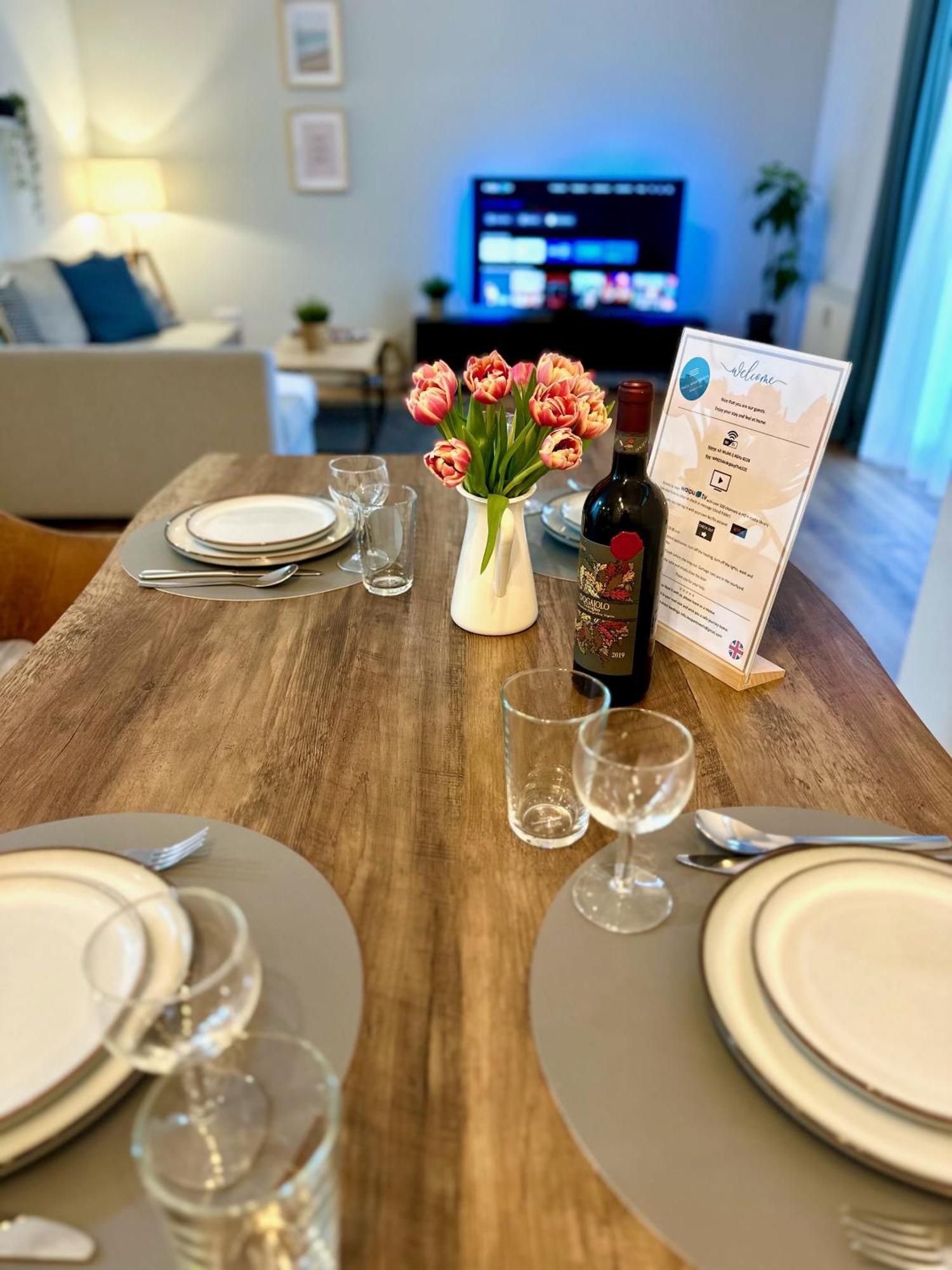 Geraeumiges 2R City-Apartment Uninaehe Mit Tv Streaming, Terrasse มัคเดอบวร์ก ภายนอก รูปภาพ